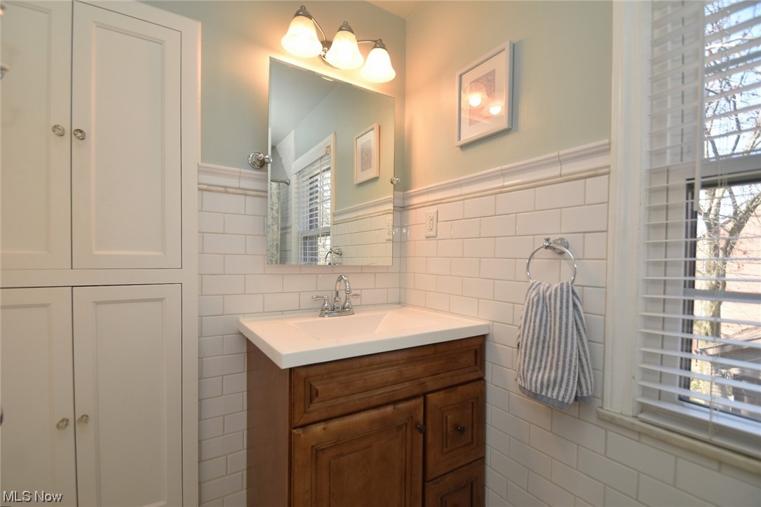 2420 Fenwick Road Cleveland, OH 44118 - Photo 24 of 31