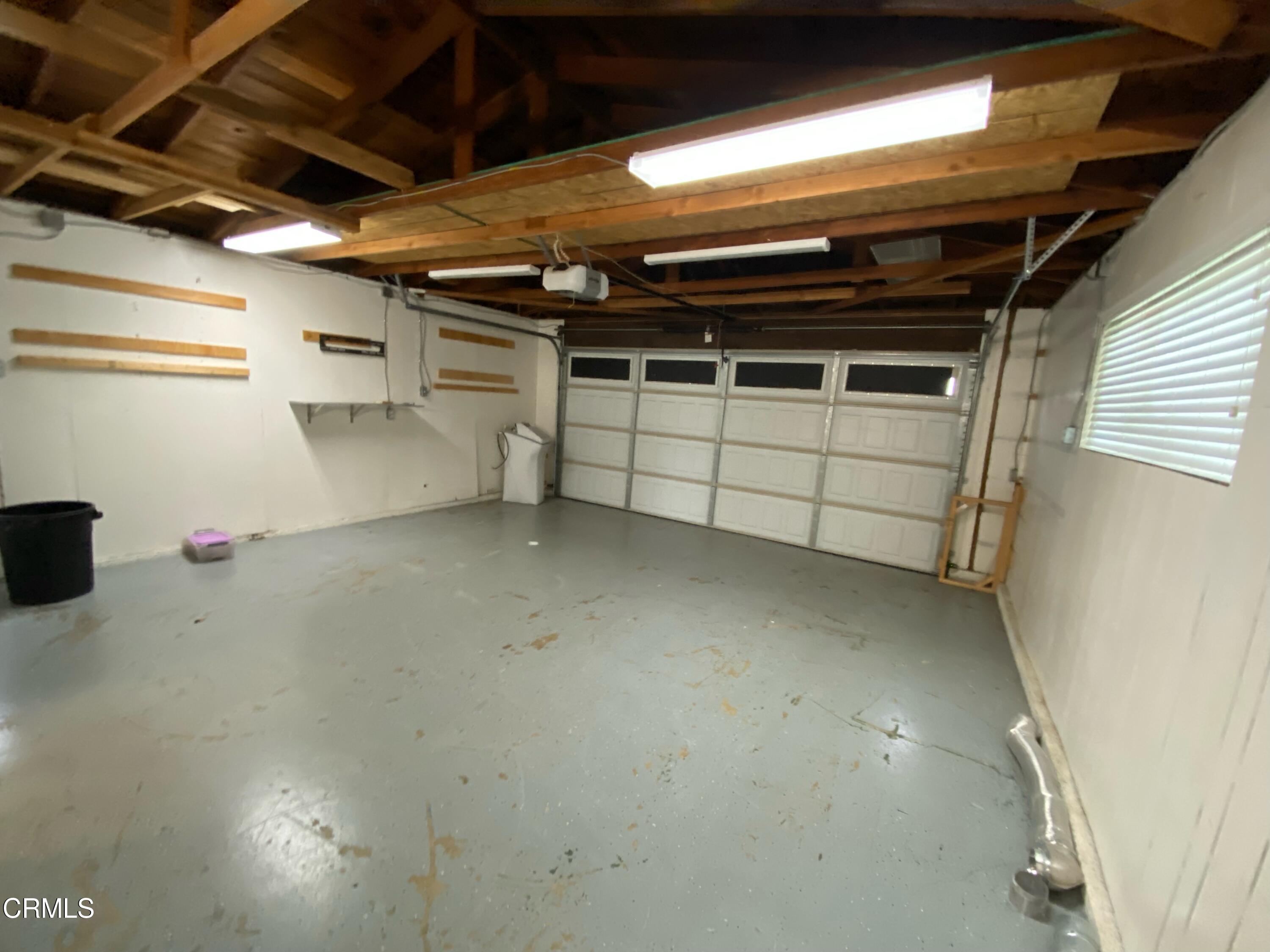 2046 Koala Way Ventura, CA 93003 - Photo 28 of 29 a view of a garage