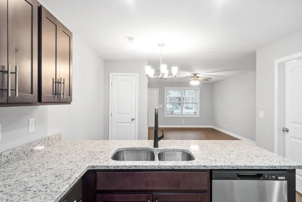 $1,400 | 254 Woodland Vly Lane, Clarksville, TN 37040