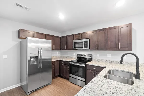 $1,400 | 254 Woodland Vly Lane, Clarksville, TN 37040