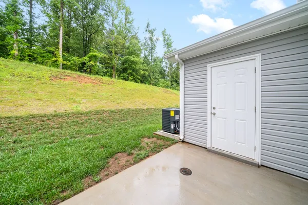 $1,400 | 254 Woodland Vly Lane, Clarksville, TN 37040
