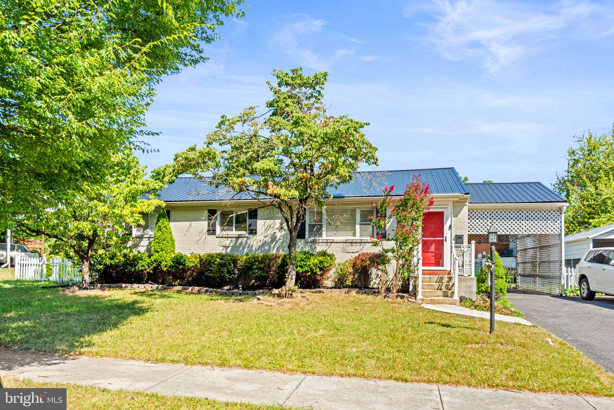 a front view of house with yard