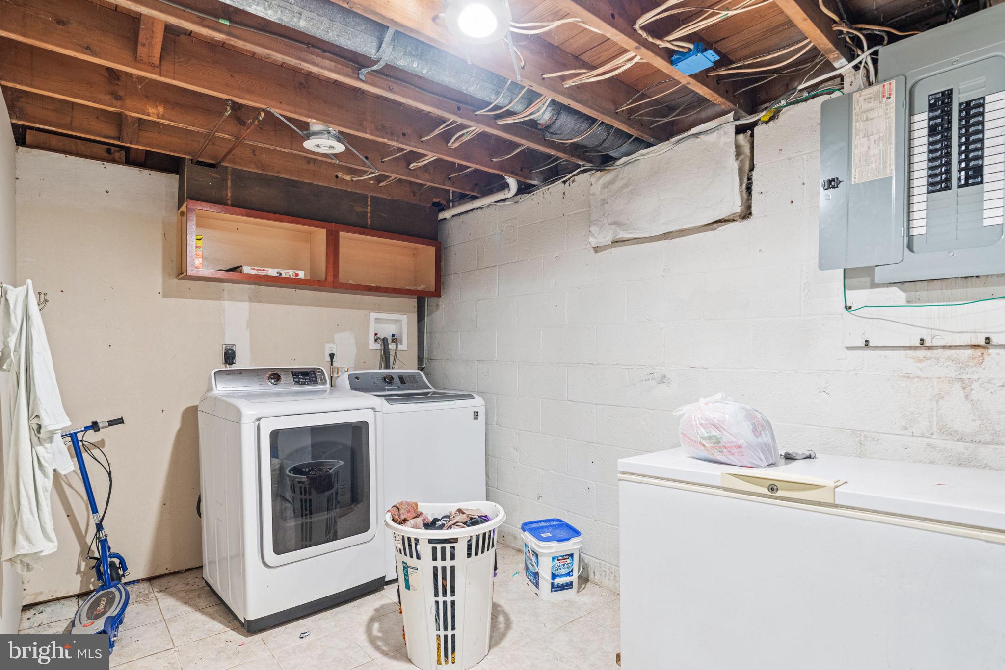 3404 Ridgeway Road Harrisburg, PA 17109 - Photo 24 of 29 a utility room with dryer and washer