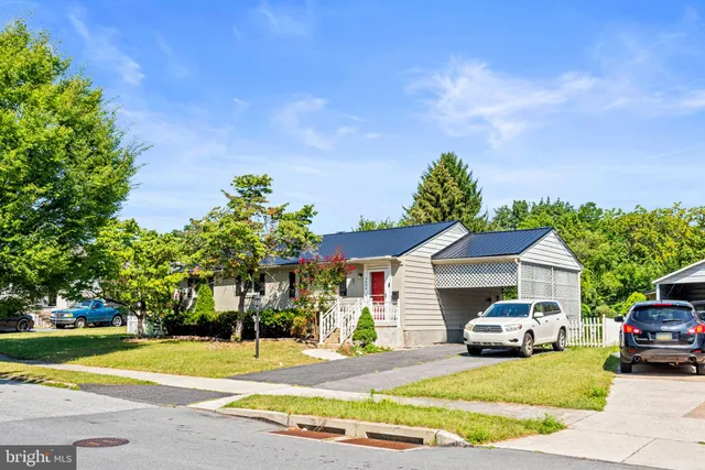 $268,000 | 3404 Ridgeway Road, Harrisburg, PA 17109