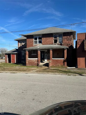 $12,000 | 104 North Maple Street, Christopher, IL 62822