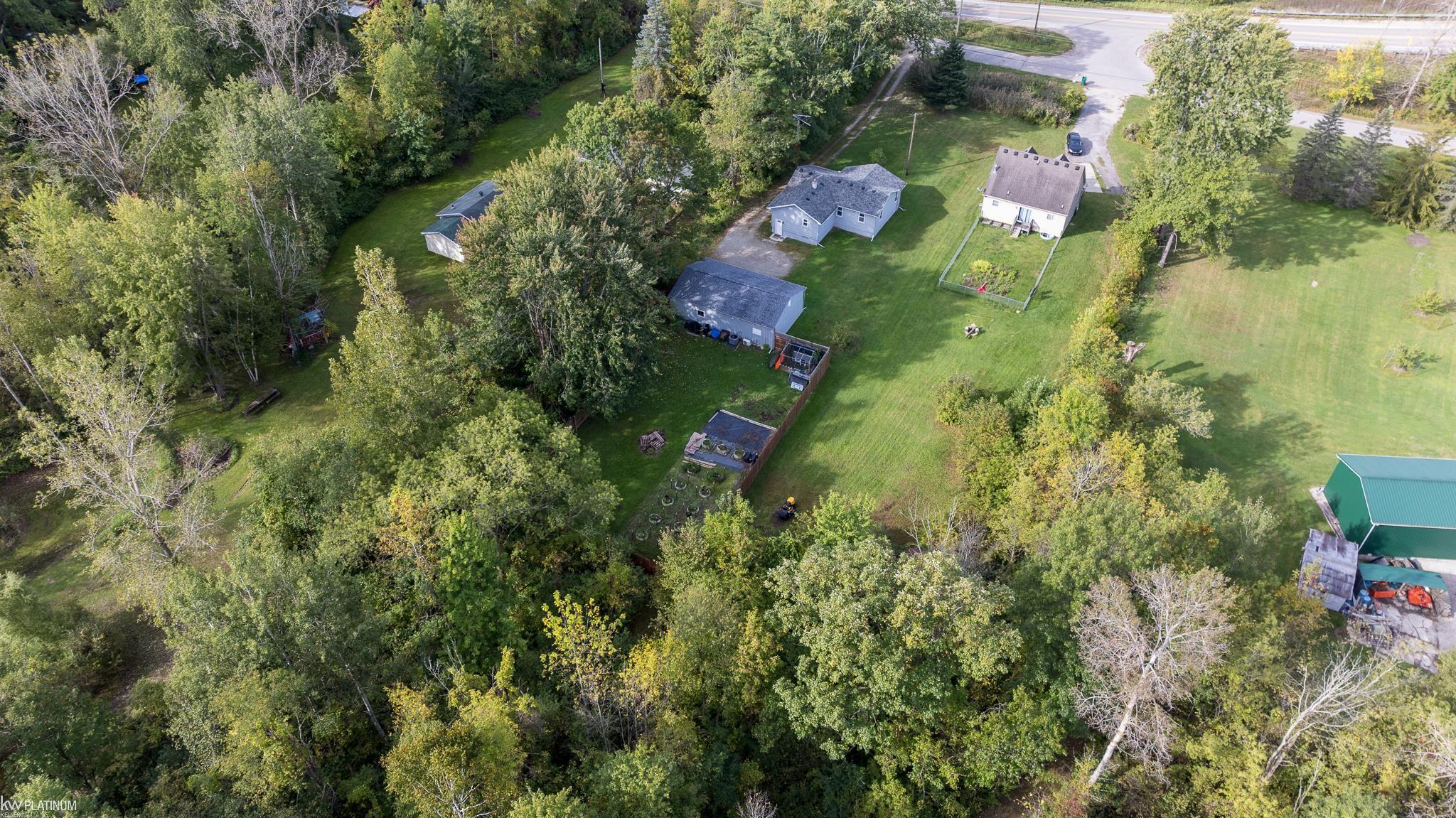 2194 Michigan Road Port Huron, MI 48060 - Photo 36 of 41 50156632-7793a8b1-8b40-4621-b48d-d5a5b3a42c20.JPG