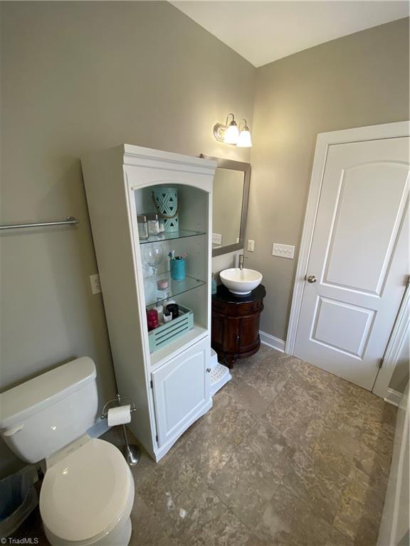 1222-1224 Highway 68 Oak Ridge, NC 27310 - Photo 34 of 49 upstairs bonus