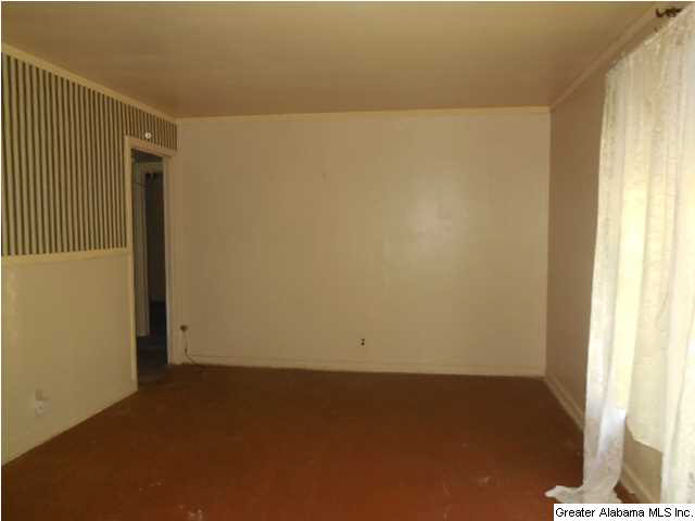 548 25th Street Southwest Birmingham, AL 35211 - Photo 3 of 11