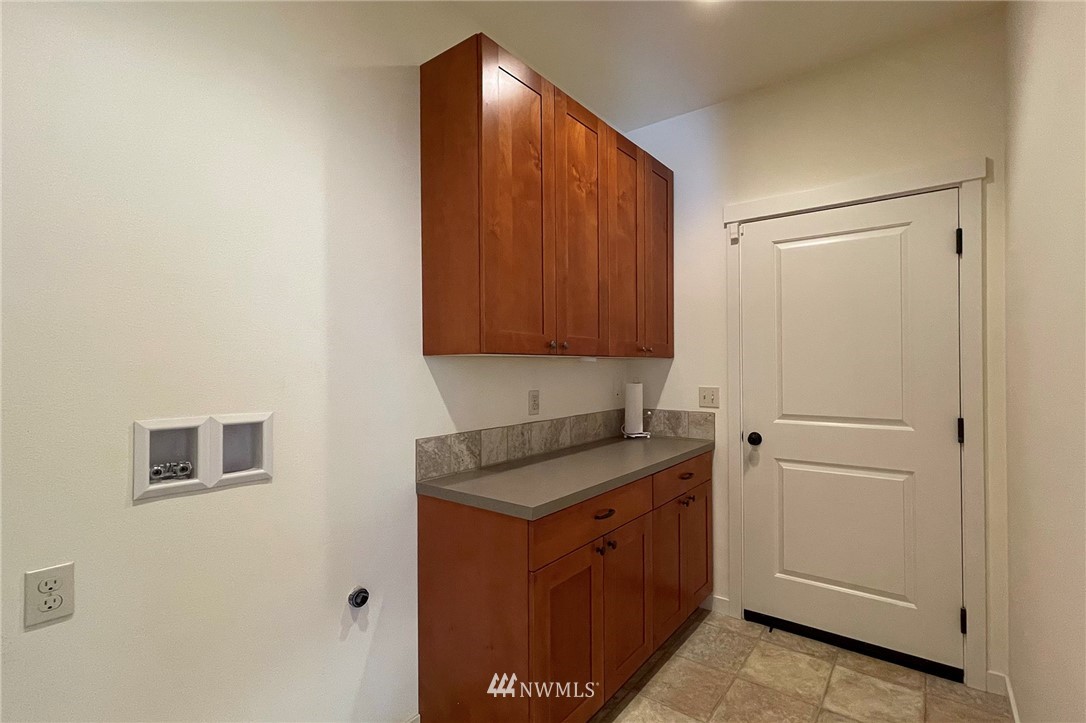 20 Stratus Loop Sequim, WA 98382 - Photo 34 of 40 a room with a sink and cabinets