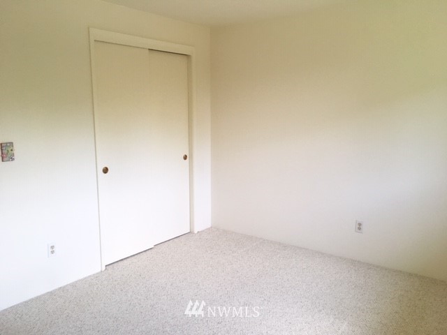 4905 Northeast 9th Street Renton, WA 98059 - Photo 14 of 21