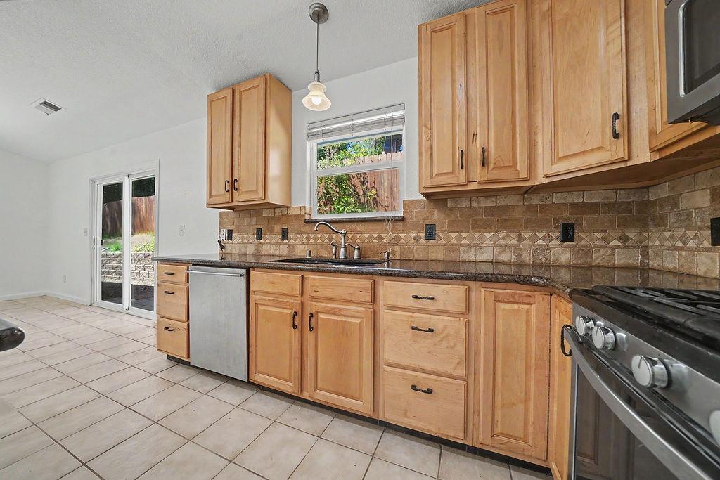 27325 Barton Road Pioneer, CA 95666 - Photo 17 of 62