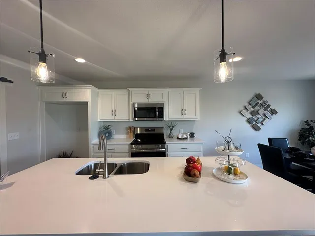 $328,500 | 408 Ash Street, Wellsville, KS 66092