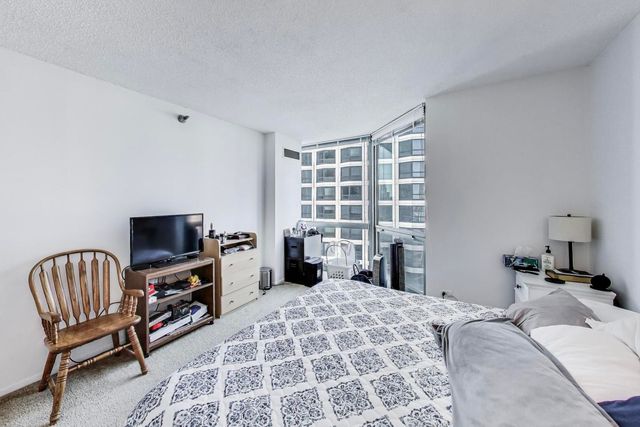 $225,000 | 195 North Harbor Drive, Unit 1107, Chicago, IL 60601
