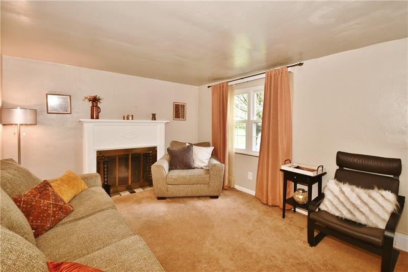 160 Gill Hall Road Clairton, PA 15025 - Photo 4 of 14 Gallery Image 4