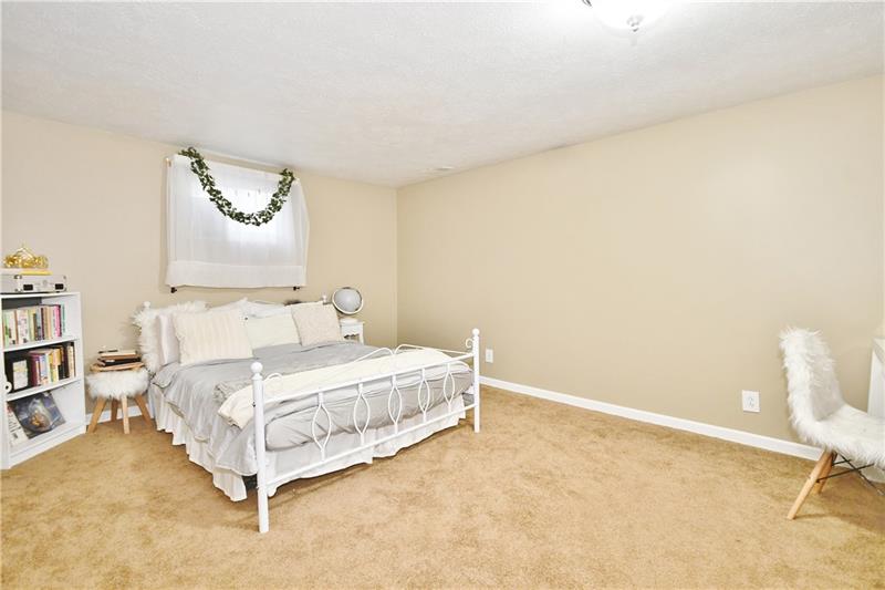 160 Gill Hall Road Clairton, PA 15025 - Photo 7 of 14 Gallery Image 7