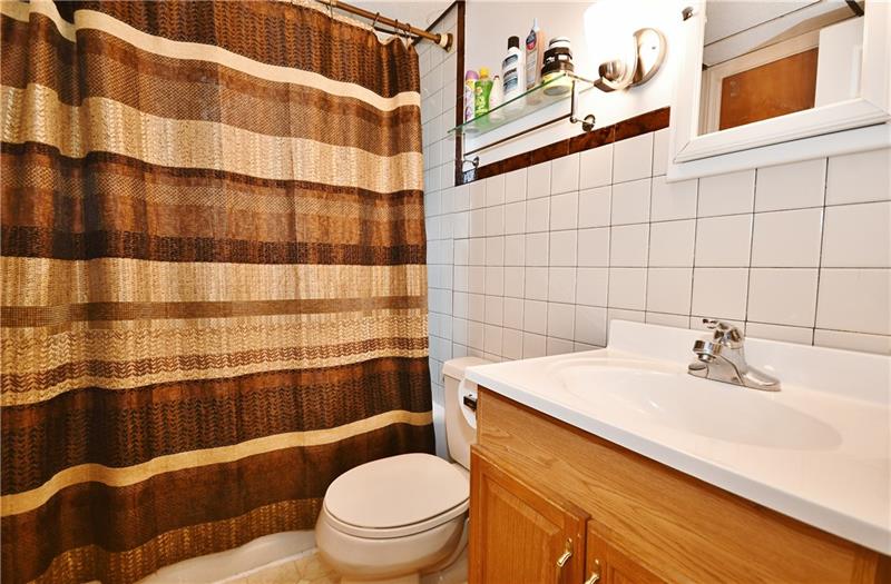 160 Gill Hall Road Clairton, PA 15025 - Photo 8 of 14 Gallery Image 8