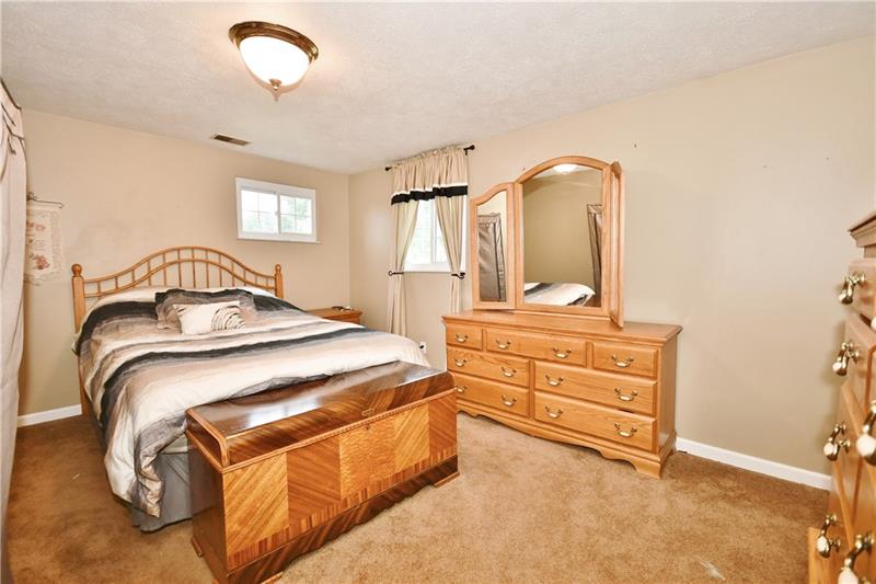 160 Gill Hall Road Clairton, PA 15025 - Photo 9 of 14 Gallery Image 9
