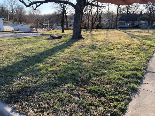 $15,000 | 112 West Broadway Street, El Dorado Springs, MO 64744