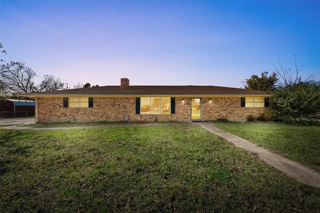 $208,000 | 309 Orchard Drive, Rosebud, TX 76570