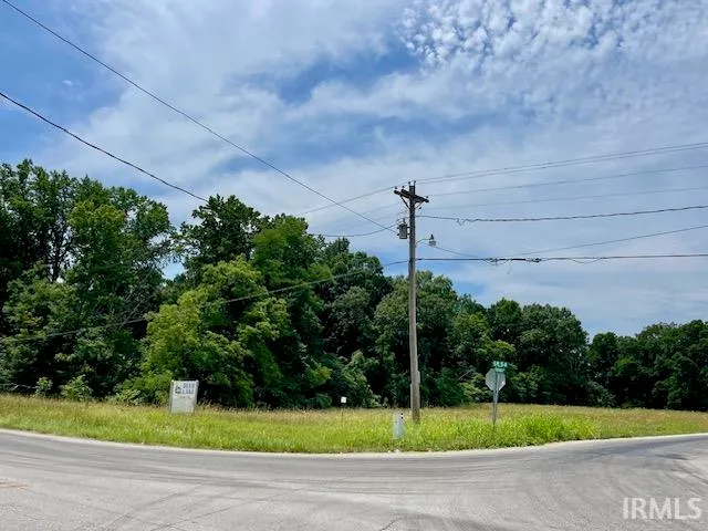 $219,900 | 54 East State Road 54, Bloomfield, IN 47424