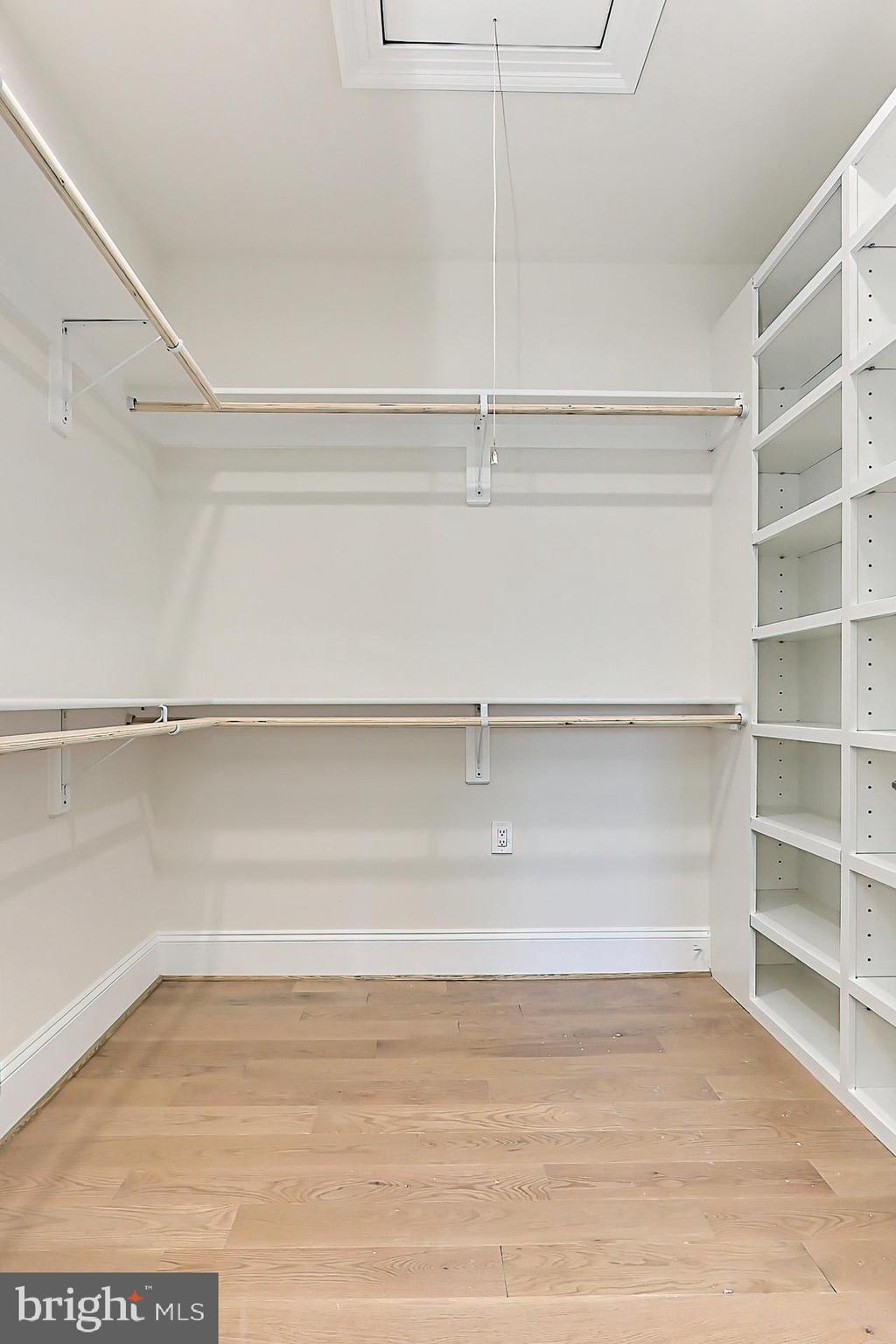 7425 Foundation Way Springfield, VA 22150 - Photo 29 of 46 2nd walk in