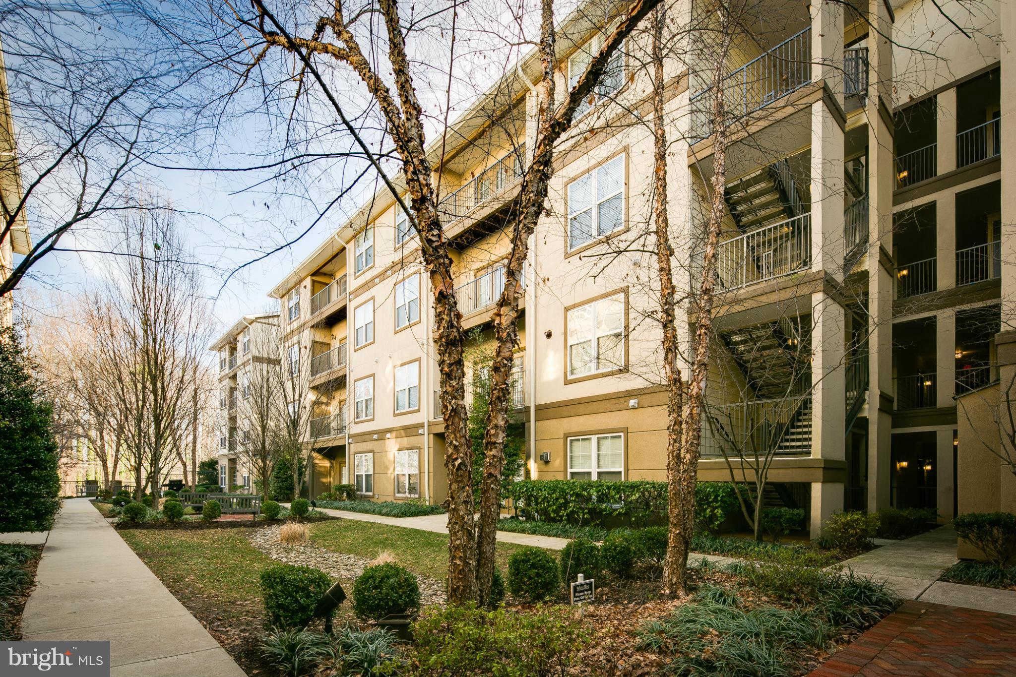 11800 Old Georgetown Road, Unit 1424 North Bethesda, MD 20852 - Photo 28 of 30 Courtyard