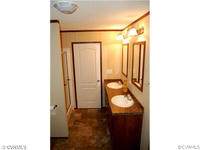 2370 Mosby Road Powhatan, VA 23139 - Photo 13 of 18 Gallery Image 13