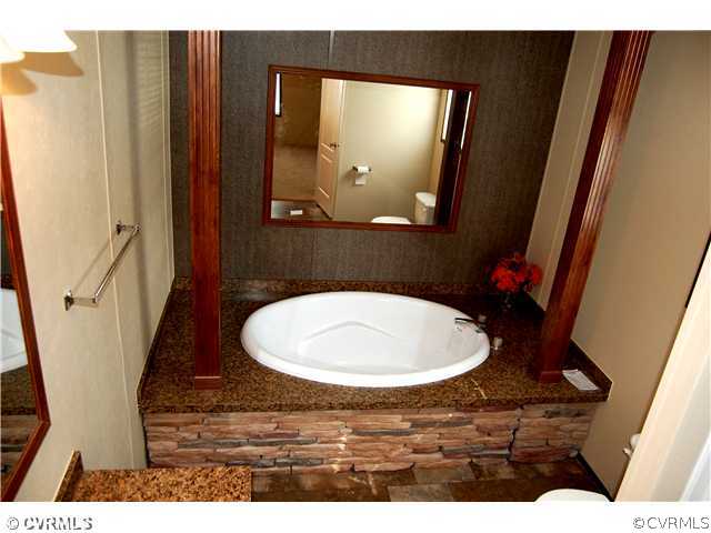 2370 Mosby Road Powhatan, VA 23139 - Photo 14 of 18 Gallery Image 14