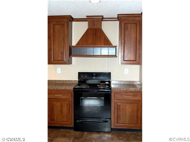 2370 Mosby Road Powhatan, VA 23139 - Photo 7 of 18 Gallery Image 7