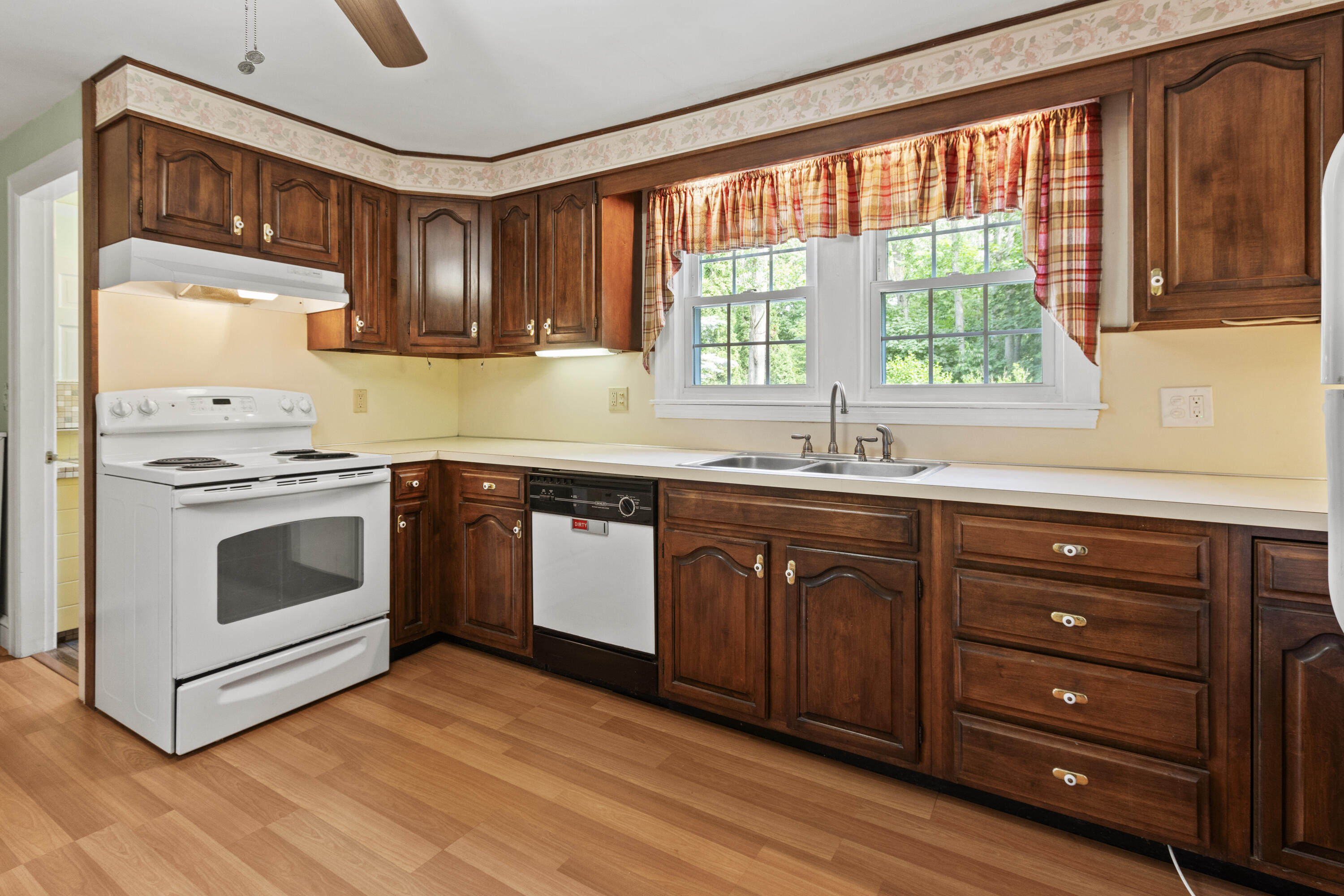 31 Wall Street Portland, ME 04103 - Photo 14 of 39 Kitchen1