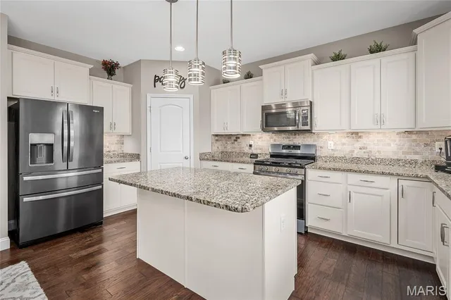 $625,000 | 267 Oakhurst Circle, O'Fallon, MO 63368