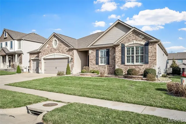 $625,000 | 267 Oakhurst Circle, O'Fallon, MO 63368