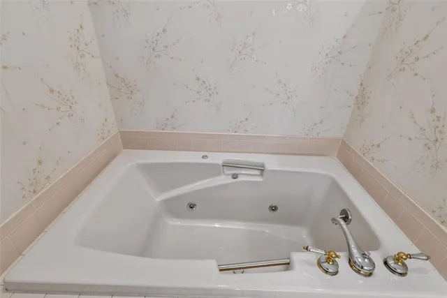 $560,000 | 629 South Sandlake Court, Mount Dora, FL 32757