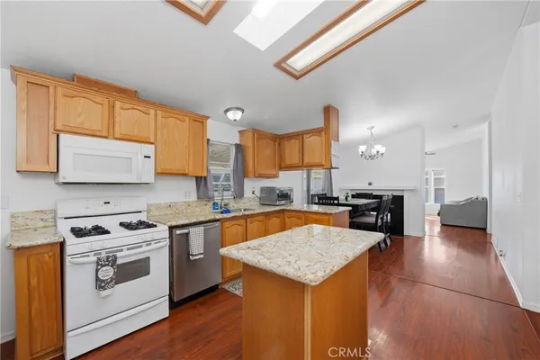 $215,000 | 17225 Valley Boulevard, Unit 69W, Fontana, CA 92335