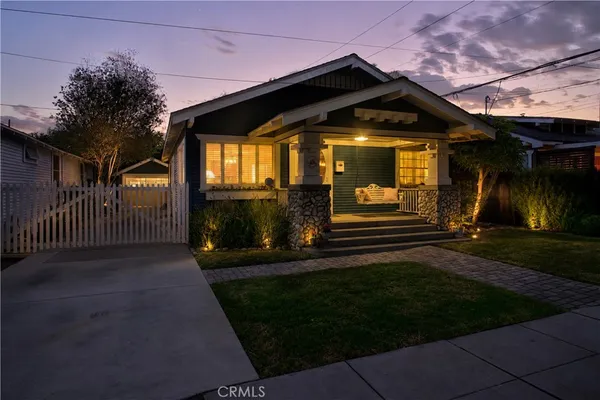 $1,100,000 | 417 Orizaba Avenue, Long Beach, CA 90814