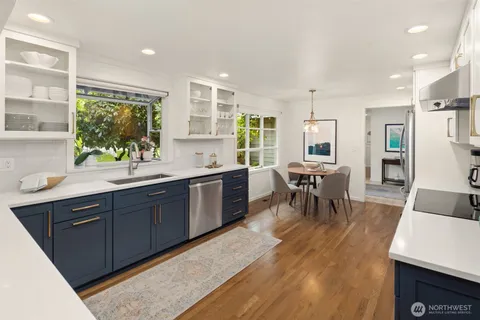 $2,195,000 | 8320 Southeast 62nd Street, Mercer Island, WA 98040