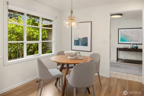 $2,195,000 | 8320 Southeast 62nd Street, Mercer Island, WA 98040