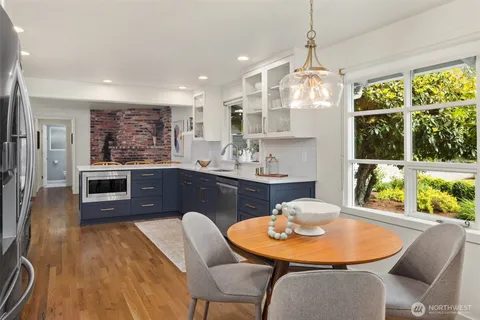 $2,195,000 | 8320 Southeast 62nd Street, Mercer Island, WA 98040
