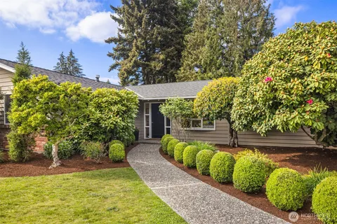 $2,195,000 | 8320 Southeast 62nd Street, Mercer Island, WA 98040