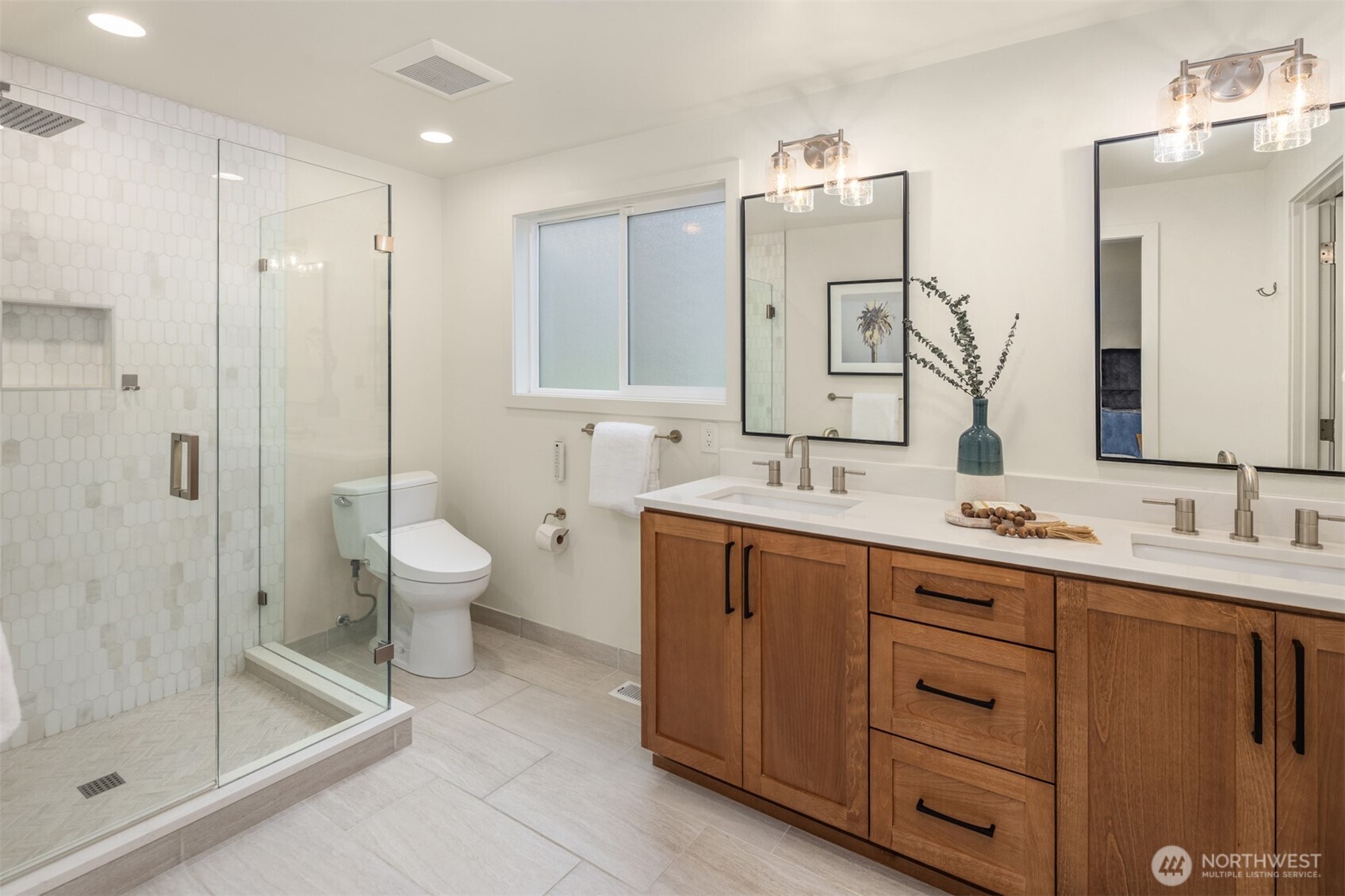 8320 Southeast 62nd Street Mercer Island, WA 98040 - Photo 26 of 35