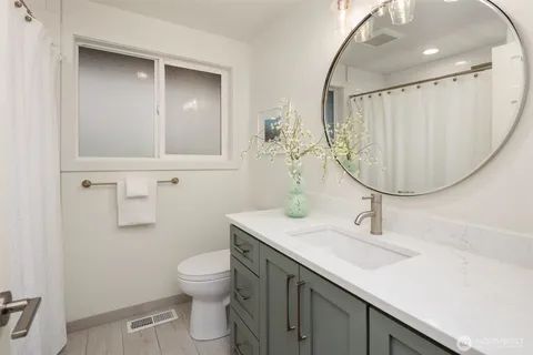$2,195,000 | 8320 Southeast 62nd Street, Mercer Island, WA 98040