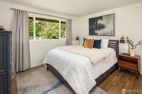 $2,195,000 | 8320 Southeast 62nd Street, Mercer Island, WA 98040