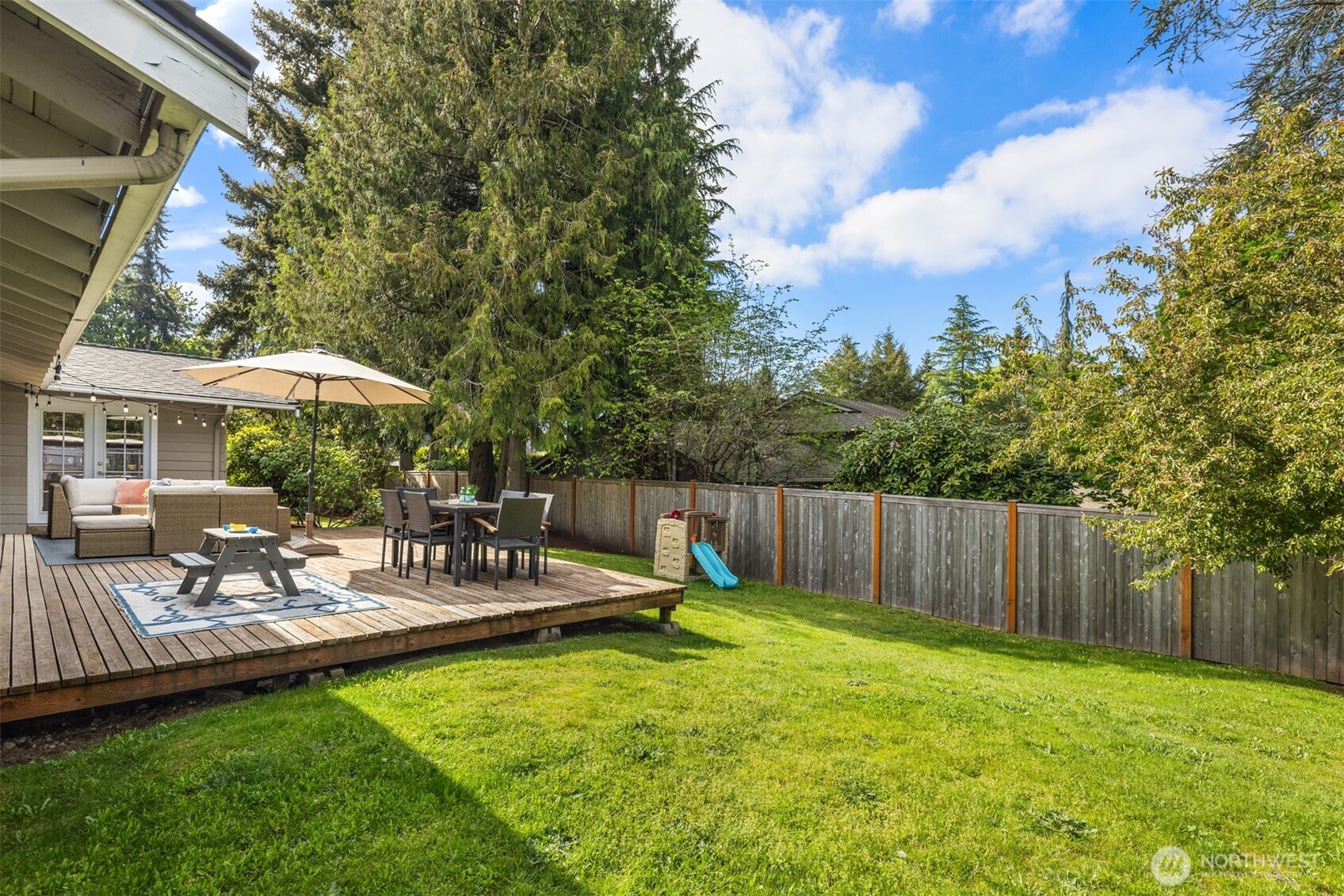 8320 Southeast 62nd Street Mercer Island, WA 98040 - Photo 3 of 35