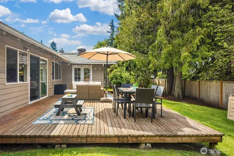 $2,195,000 | 8320 Southeast 62nd Street, Mercer Island, WA 98040