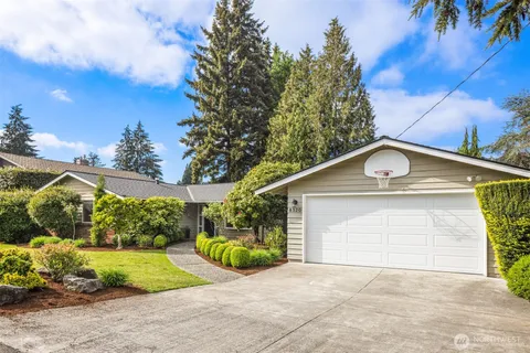 $2,195,000 | 8320 Southeast 62nd Street, Mercer Island, WA 98040