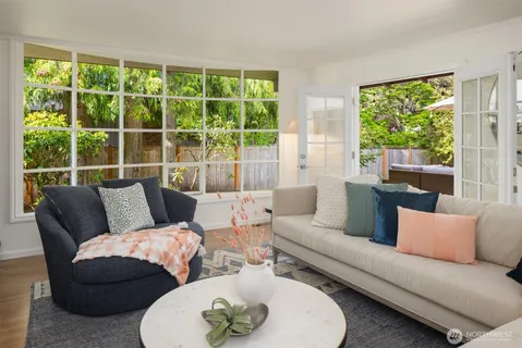 $2,195,000 | 8320 Southeast 62nd Street, Mercer Island, WA 98040