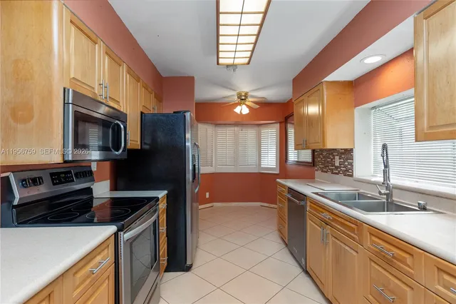 $3,200 | 9360 Chelsea Drive South, Plantation, FL 33324
