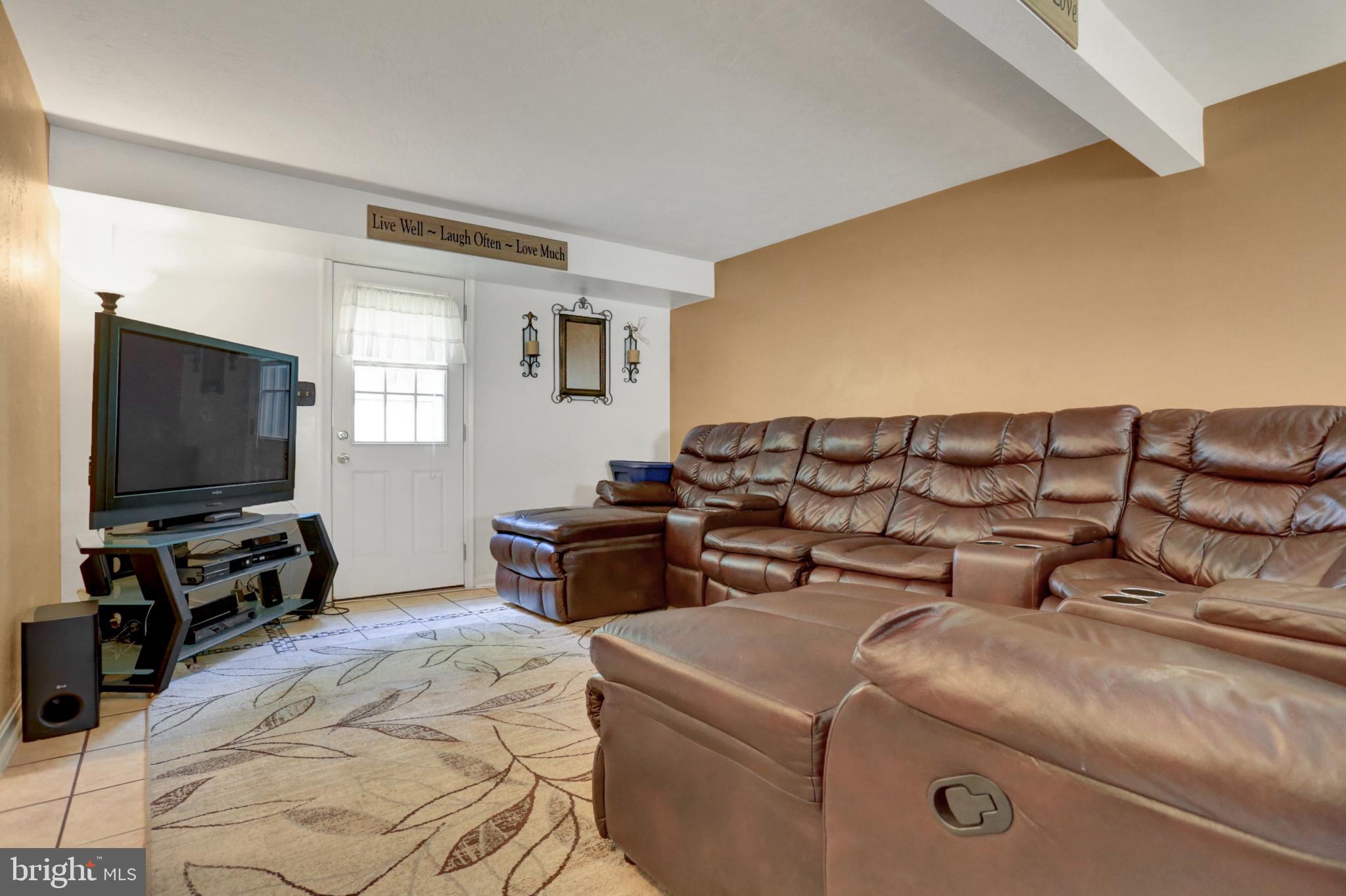 2455 Heather Road York, PA 17408 - Photo 12 of 19 Gallery Image 12