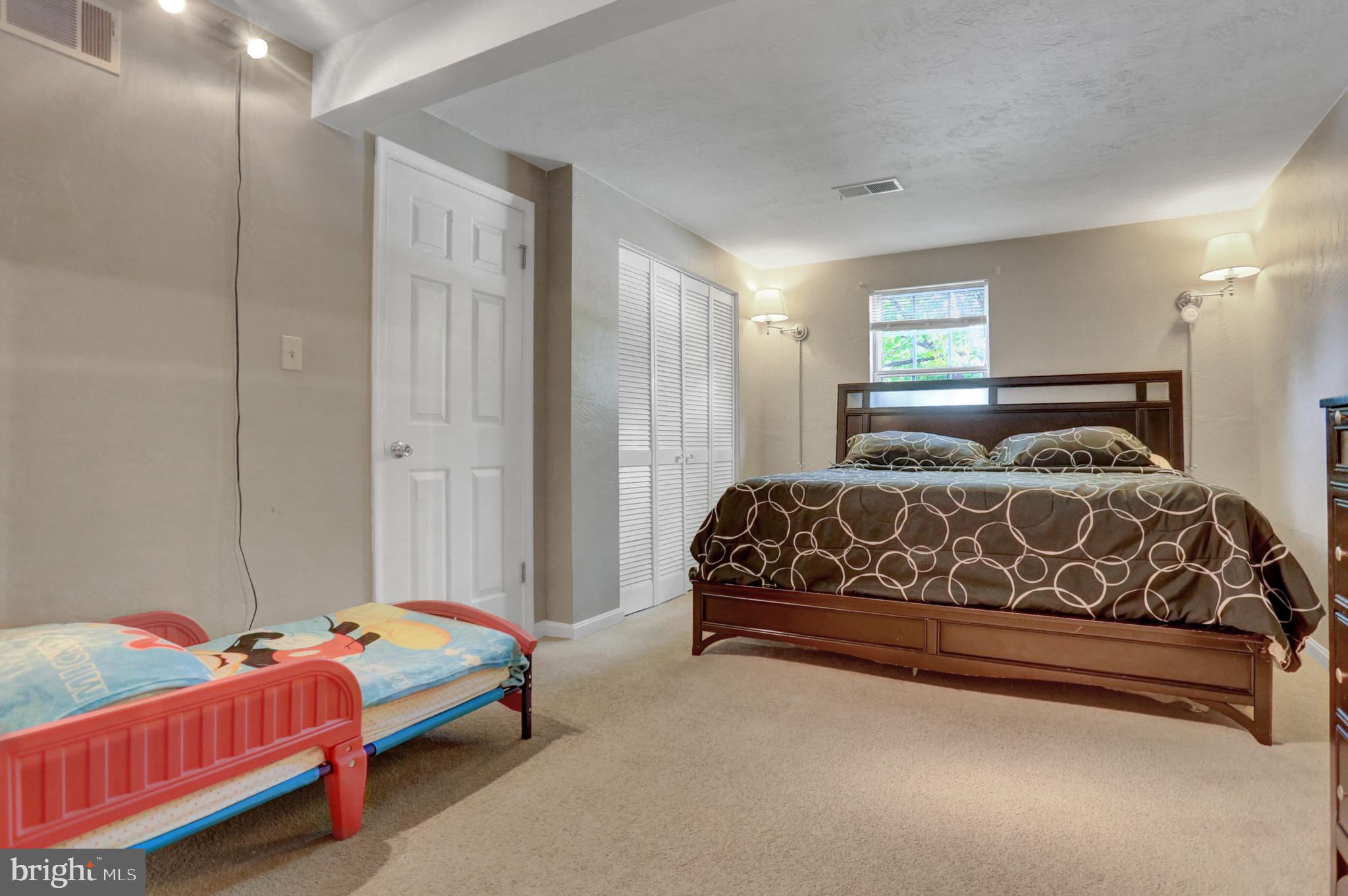 2455 Heather Road York, PA 17408 - Photo 17 of 19 Gallery Image 17