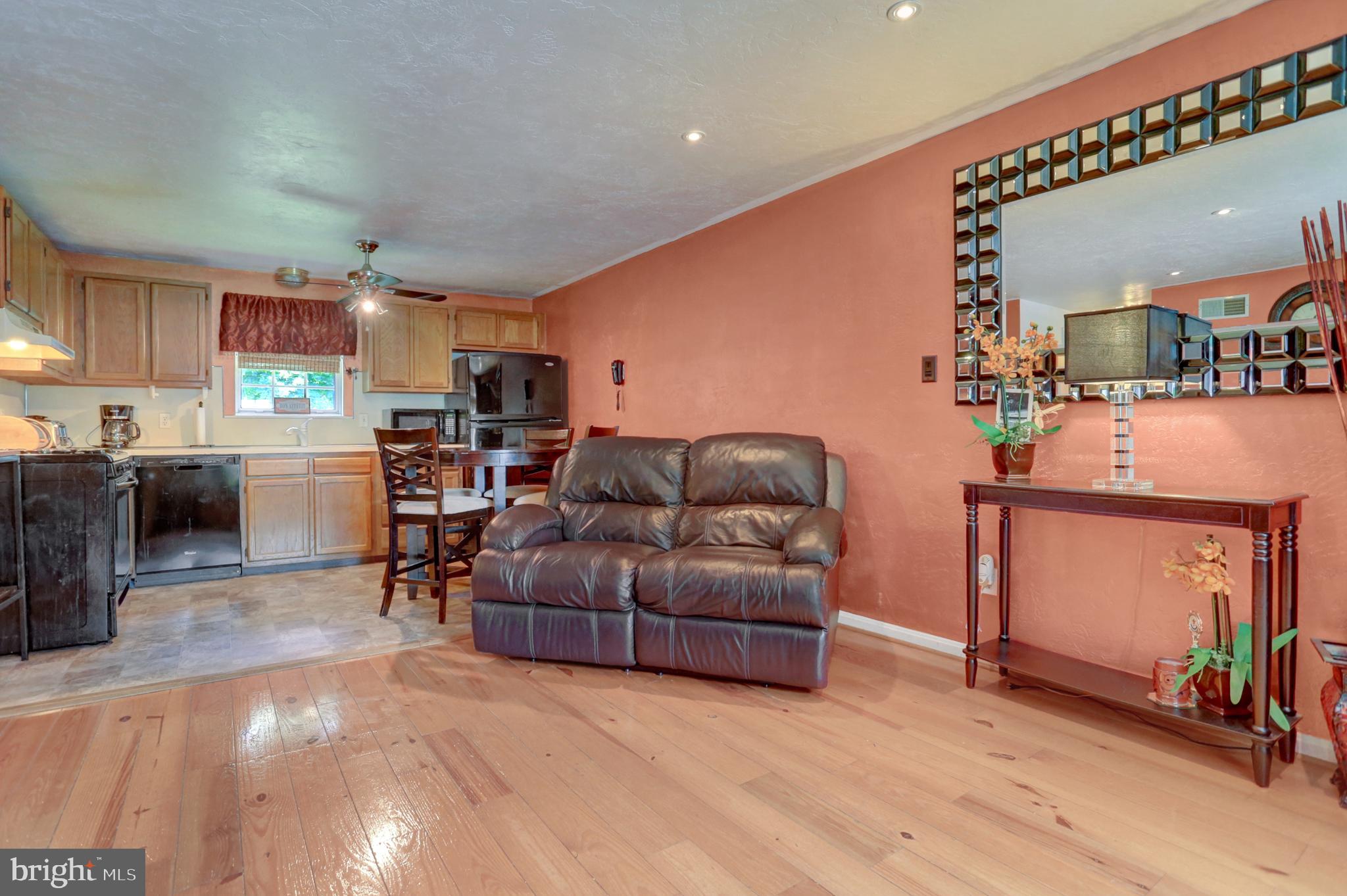2455 Heather Road York, PA 17408 - Photo 5 of 19 Gallery Image 5